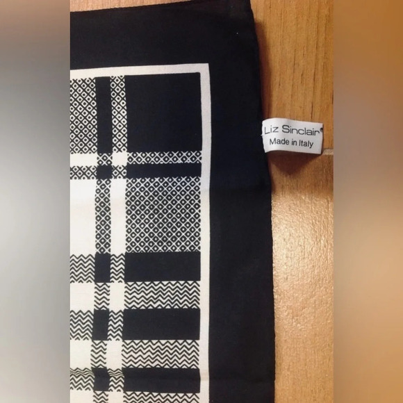 Vintage Liz Sinclair Square Black & White Plaid Checkered Scarf - Picture 4 of 5
